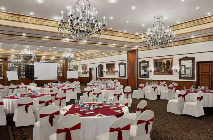 Бангалор: Golden Palms Hotel And Spa