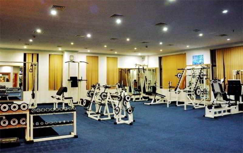 Бангалор: Golden Palms Hotel And Spa