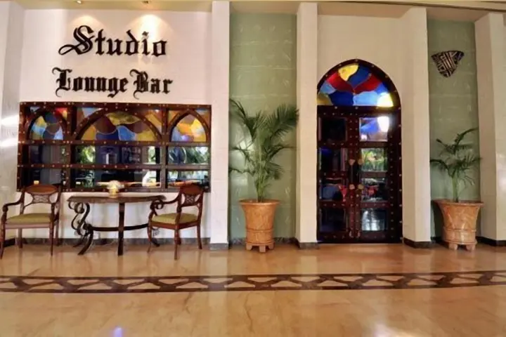 Бангалор: Golden Palms Hotel And Spa