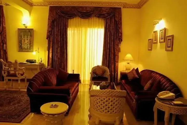 Бангалор: Golden Palms Hotel And Spa