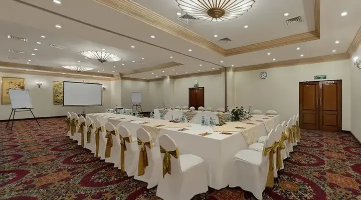 Бангалор: Golden Palms Hotel And Spa