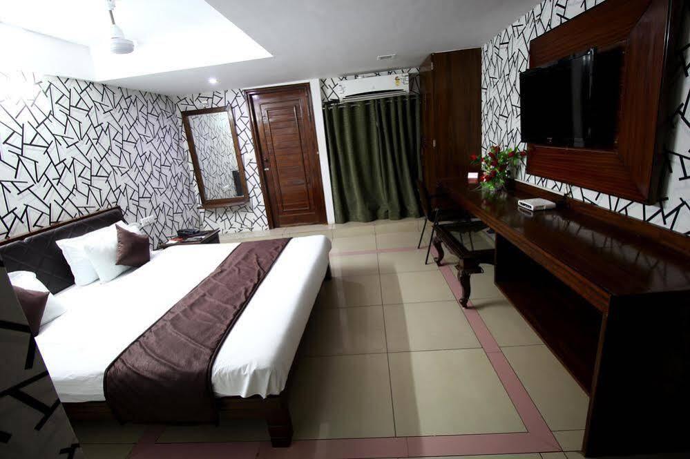 Ахмедабад: OYO Rooms Gandhi Ashram Road
