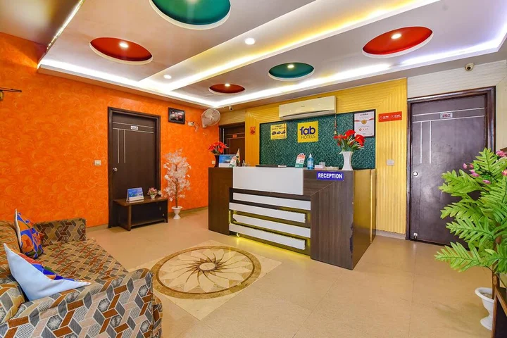 Ахмедабад: Fabexpress Silver Plaza