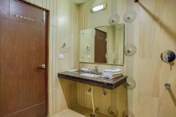 Катра: Hotel Maa Gayatri