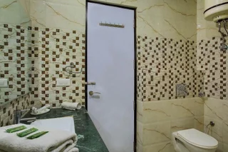 Катра: Hotel Maa Gayatri