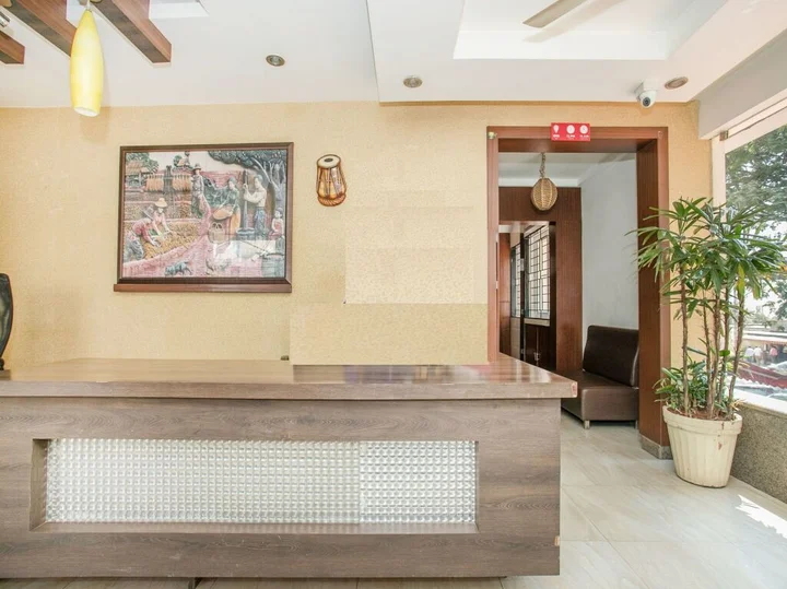 Бангалор: Oyo 3242 Status Fine Dine