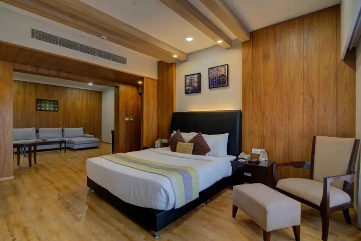 Бадди: Moksha Himalaya Spa Resort