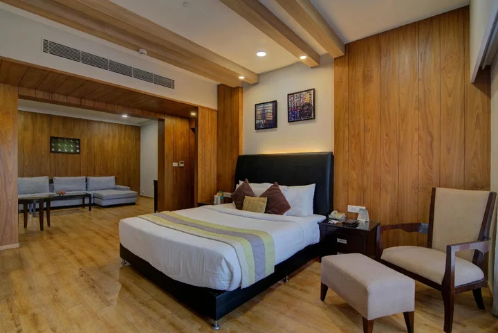 Бадди: Moksha Himalaya Spa Resort