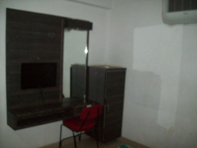 Гандхинагар: OYO 5904 Hotel Midway Inn