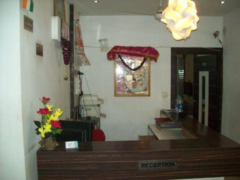 Гандхинагар: OYO 5904 Hotel Midway Inn