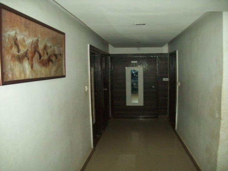 Гандхинагар: OYO 5904 Hotel Midway Inn