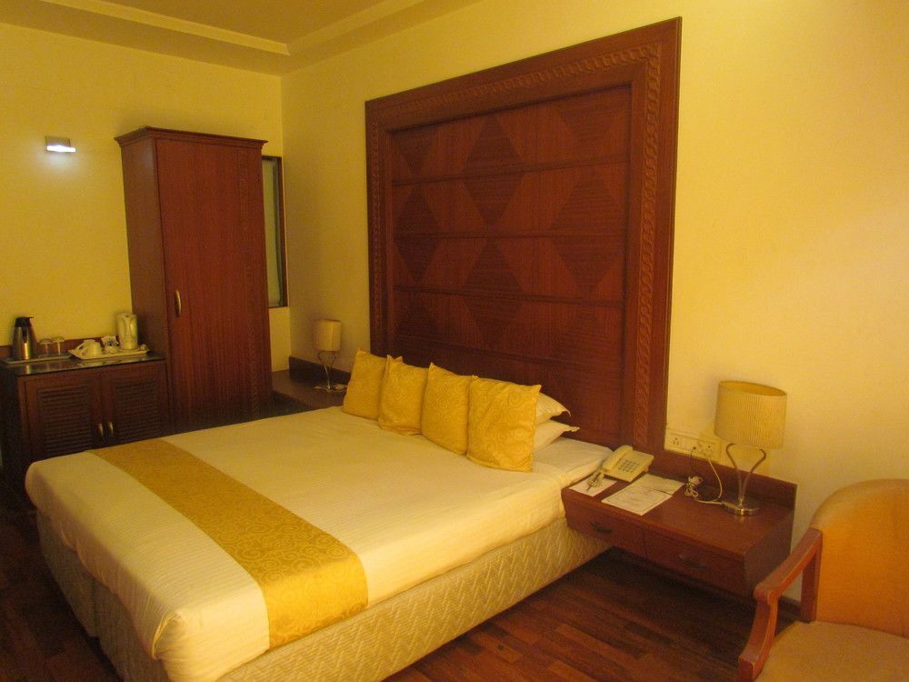 Hotel Kohinoor Park — фото 2