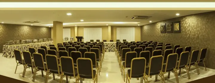 Эрамаллур: Abaam Hotel