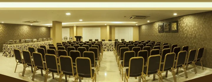 Эрамаллур: Abaam Hotel