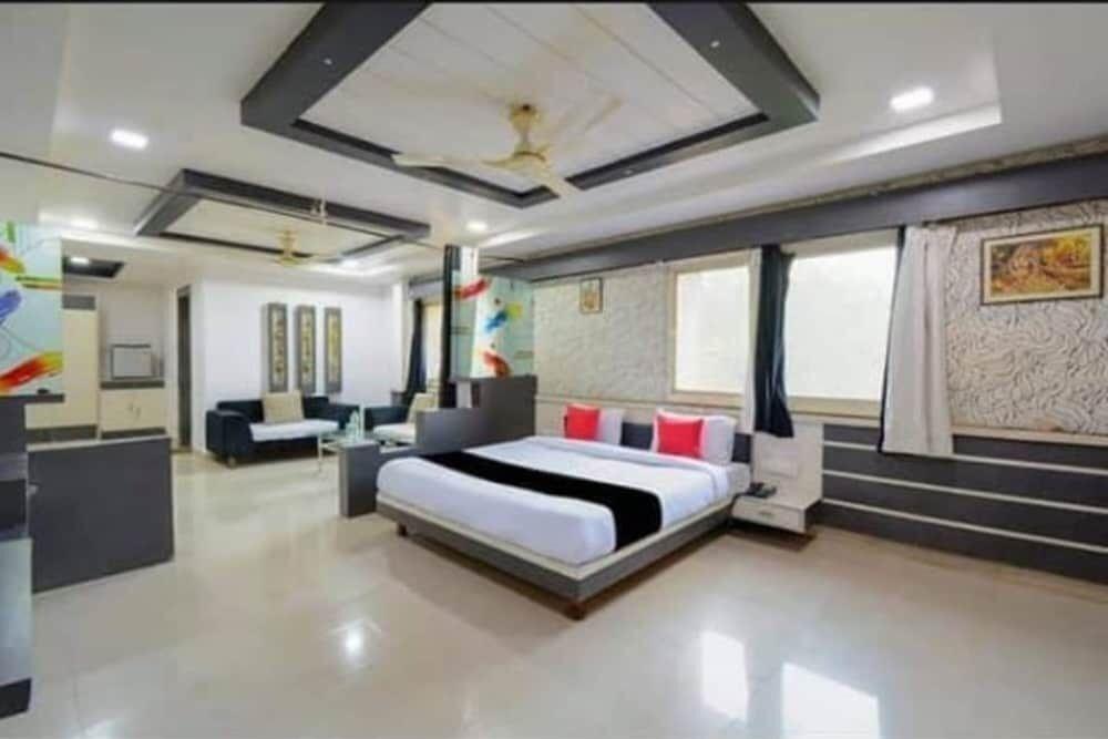 Нимуч: Hotel Raj Palace