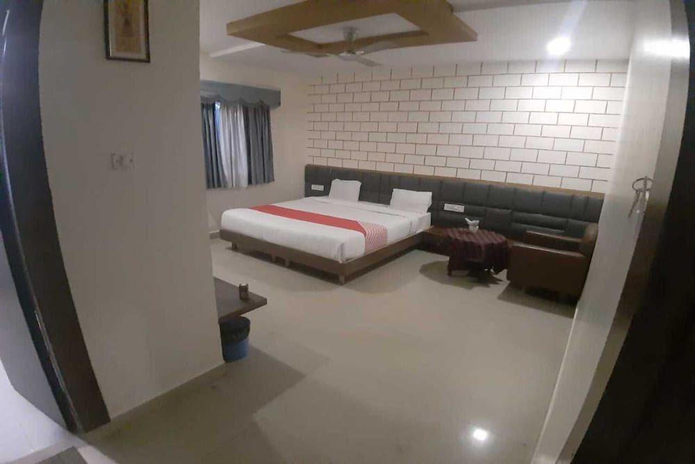 Нимуч: Hotel Raj Palace