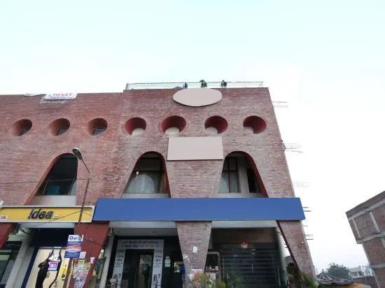 Панчкула: ZO Iconic Panchkula Sector 11