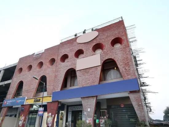 Панчкула: ZO Iconic Panchkula Sector 11
