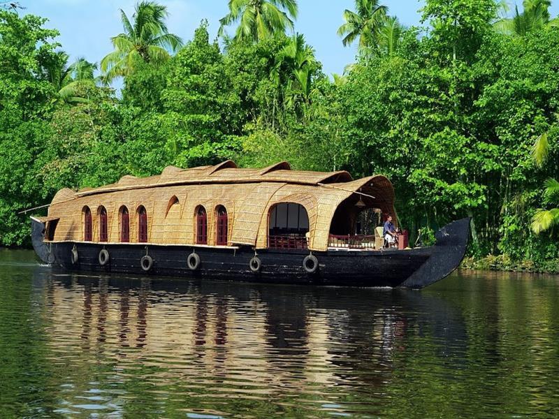Кумараком: Grand Nirvana Super Luxury House Boat
