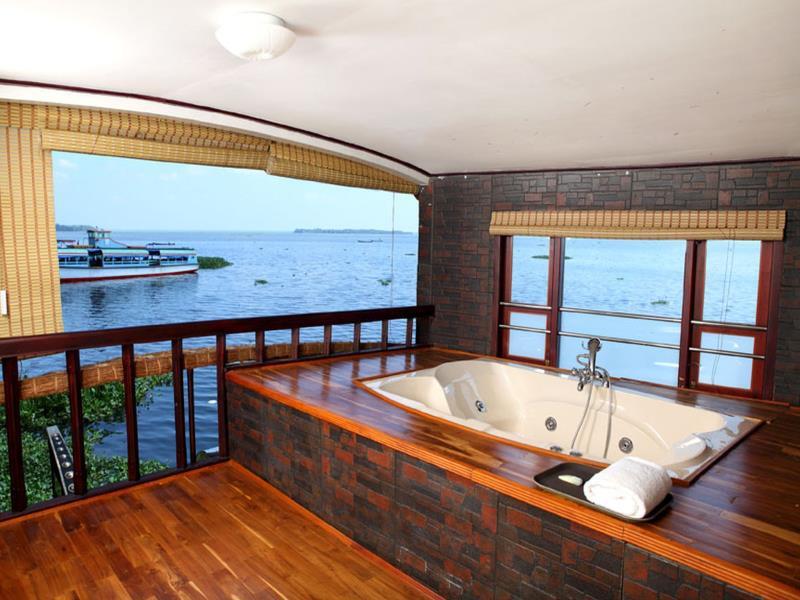 Кумараком: Grand Nirvana Super Luxury House Boat