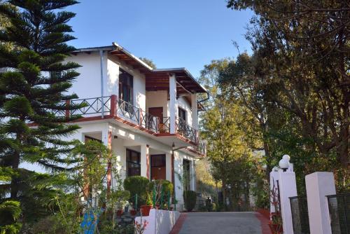 Наинитал: Maya Regency Bhimtal