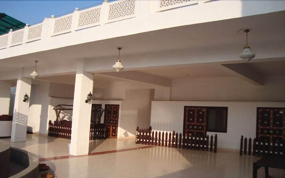 Агра: Hotel Dawat Palace