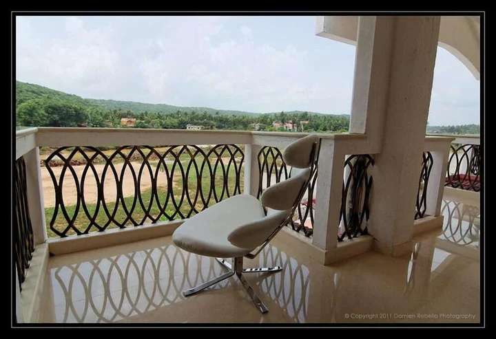 Арпора: White Pearl Suites