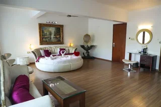 Арпора: White Pearl Suites