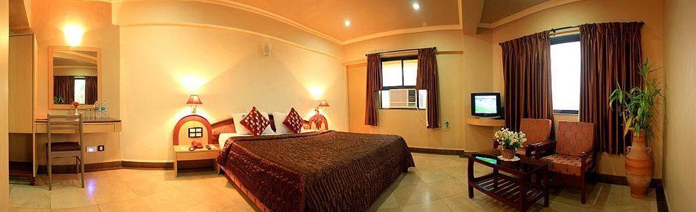 Маргао: Om Shiv Hotel