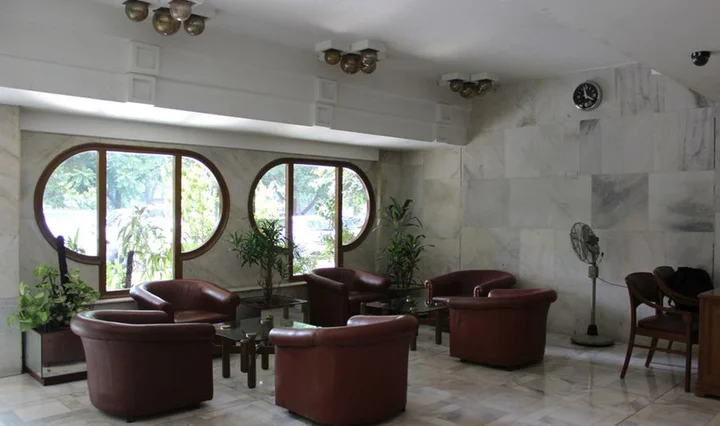 Чандигарх: OYO Premium Sector 26 Madhya Marg
