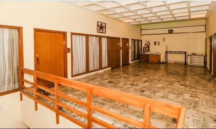 Чандигарх: OYO Premium Sector 26 Madhya Marg