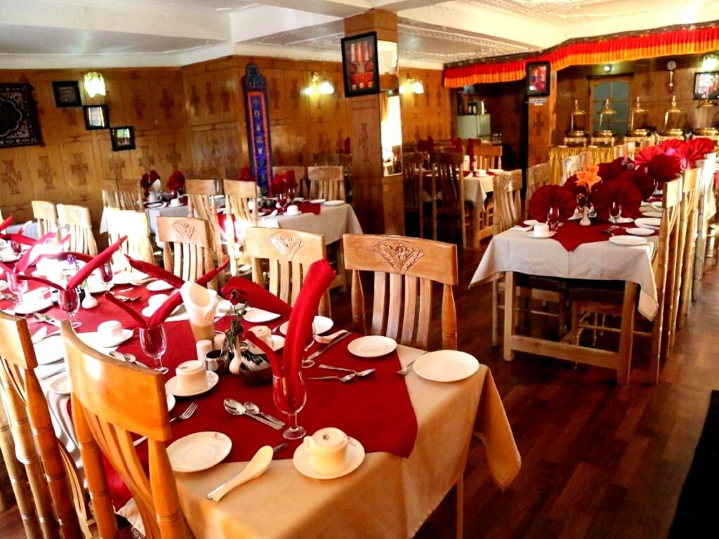 Лех: TIH Hotel Royal Palace