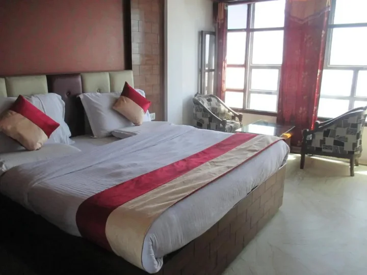 Массури: Hotel Luxmount