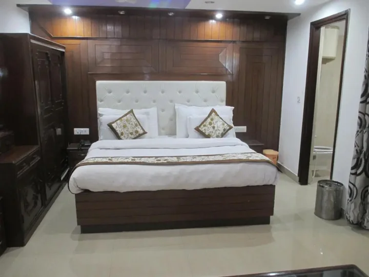 Массури: Hotel Luxmount