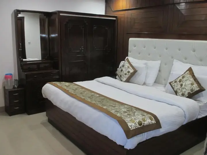 Массури: Hotel Luxmount