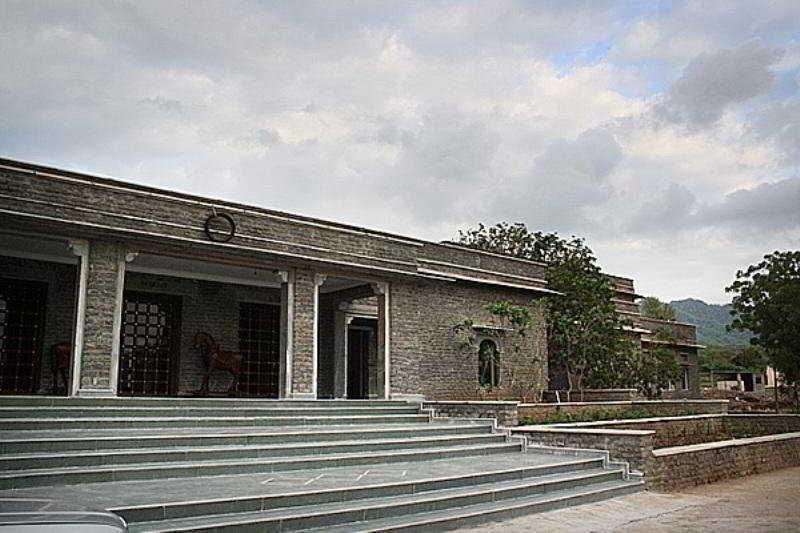 Садри: King's Abode