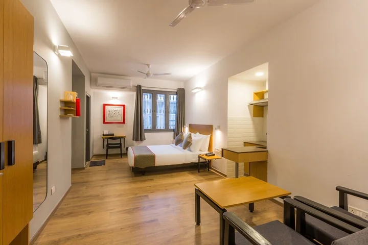 Бангалор: 16 Square Luxury Suites & Boutique