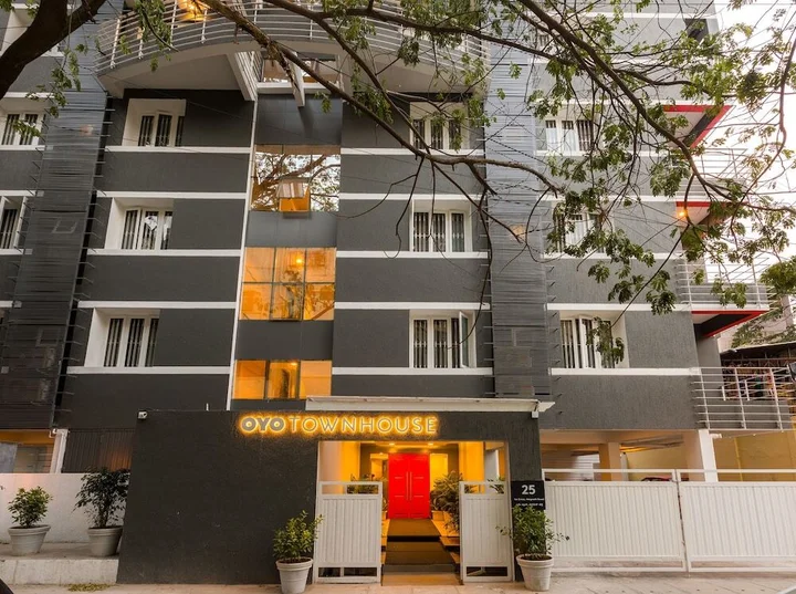 Бангалор: 16 Square Luxury Suites & Boutique