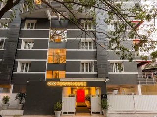 Бангалор: 16 Square Luxury Suites & Boutique