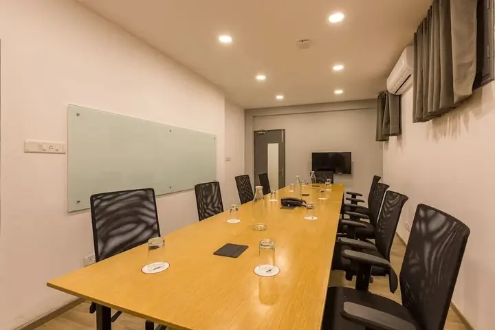 16 Square Luxury Suites & Boutique — фото 3