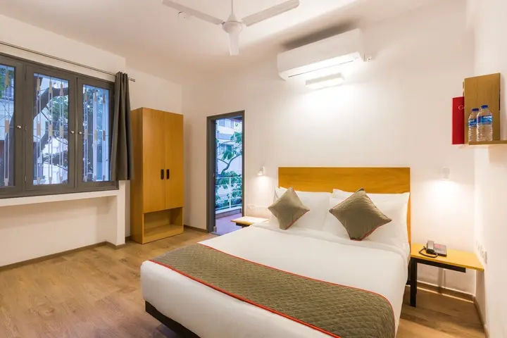 Бангалор: 16 Square Luxury Suites & Boutique