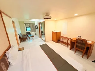 Сурендранагар: President Hotel