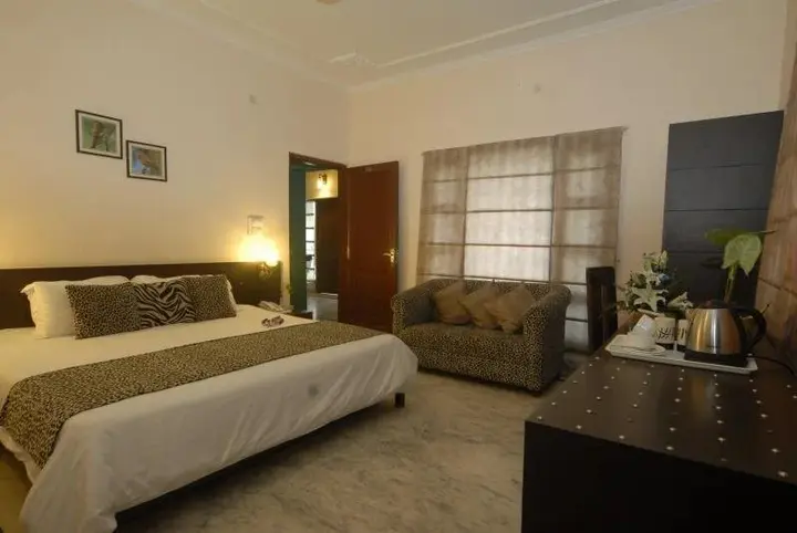 Бадди: Siswan Jungle Lodge