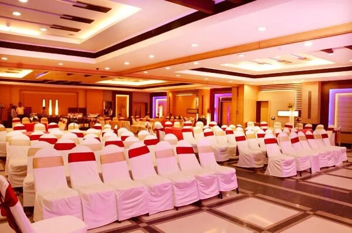Канпур: Hotel Royal Cliff