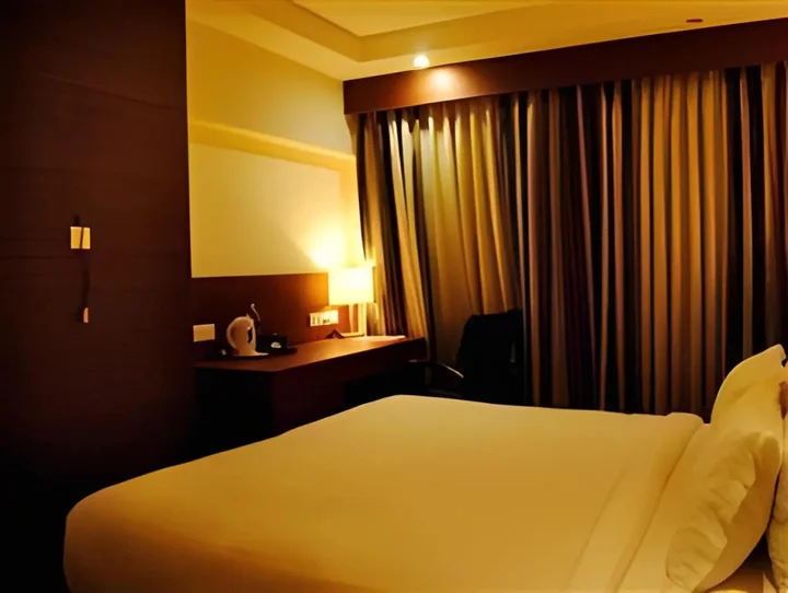 Канпур: Hotel Royal Cliff