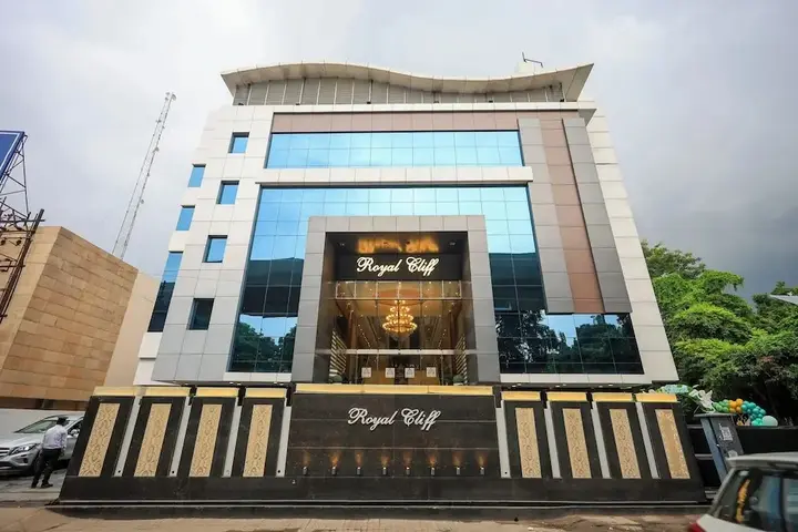 Канпур: Hotel Royal Cliff