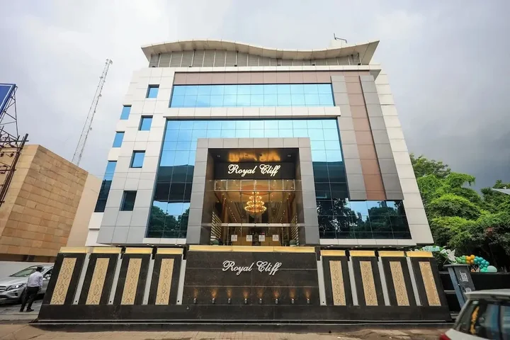 Канпур: Hotel Royal Cliff