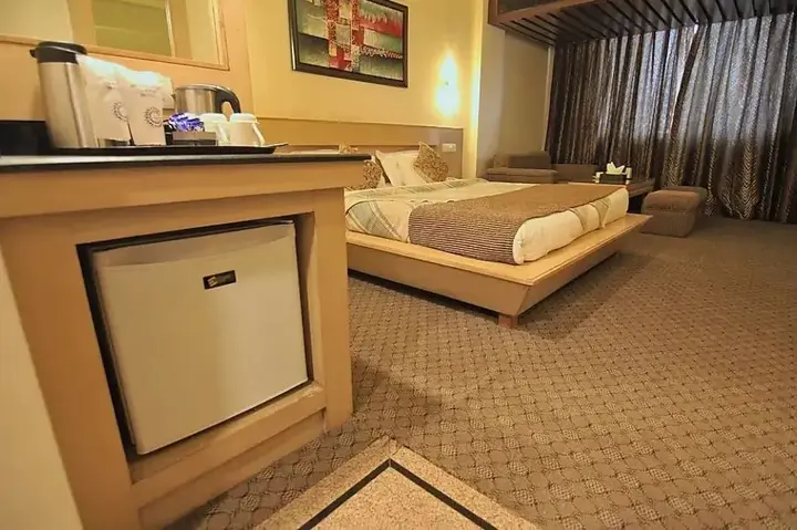 Шринагар: Comrade Inn
