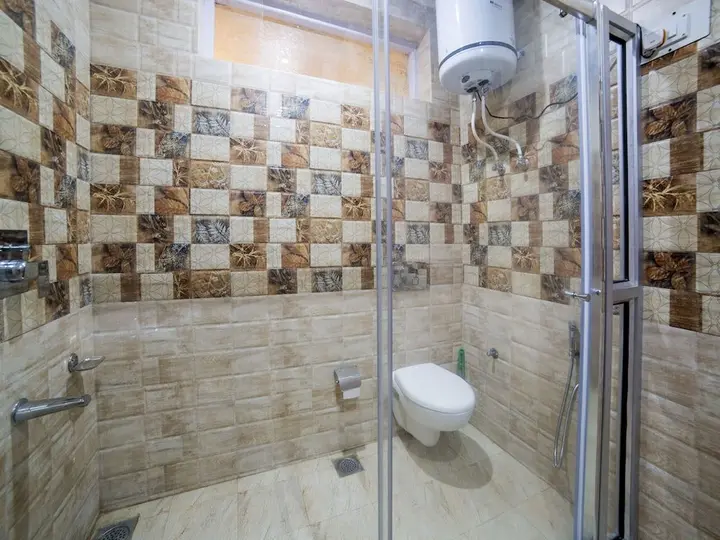 Шринагар: OYO 5174 Hotel Pamposh
