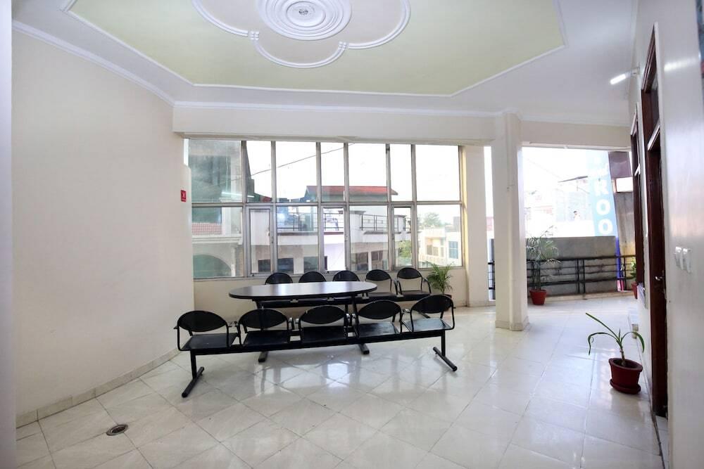 Чандигарх: OYO 5853 Hotel Shingar Regency